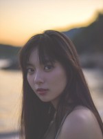 新川優愛セカンド写真集『Atlas』カバー写真