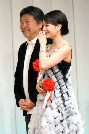 「第27回 東京スポーツ映画大賞」授賞式に登壇した広瀬すず