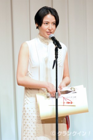 「第27回 東京スポーツ映画大賞」授賞式に登壇した長澤まさみ