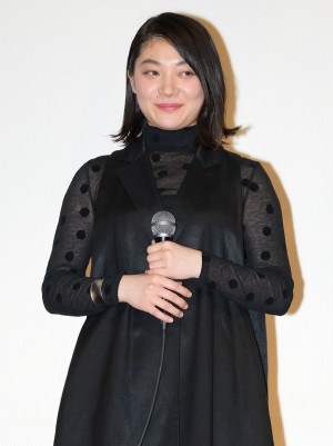 三浦透子、『素敵なダイナマイトスキャンダル』東京プレミア上映舞台挨拶に登壇