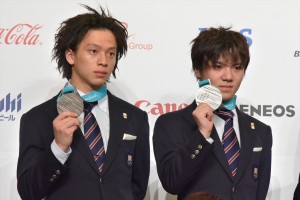 （左から）平野歩夢、宇野昌磨