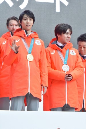 （左から）羽生結弦、宇野昌磨