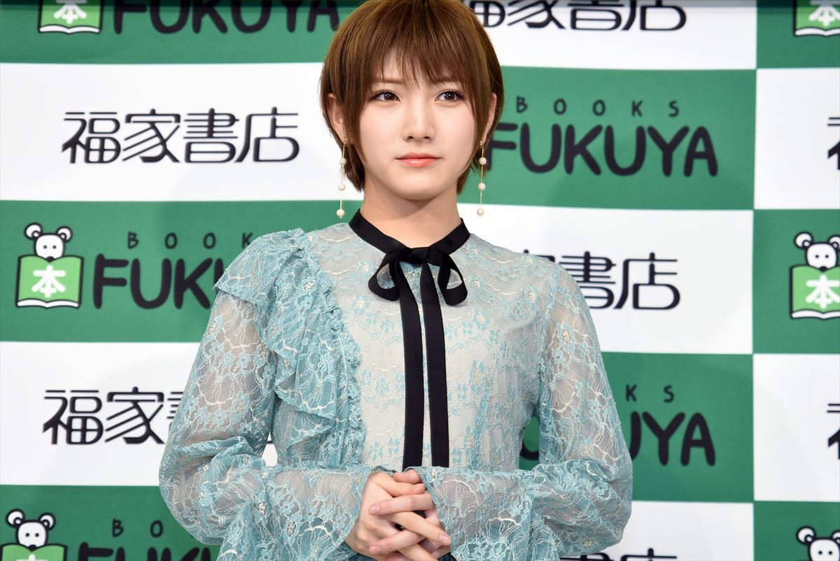 AKB48新センター岡田奈々、“まゆゆ”と同じ「全裸に見えるポーズ」がお気に入り