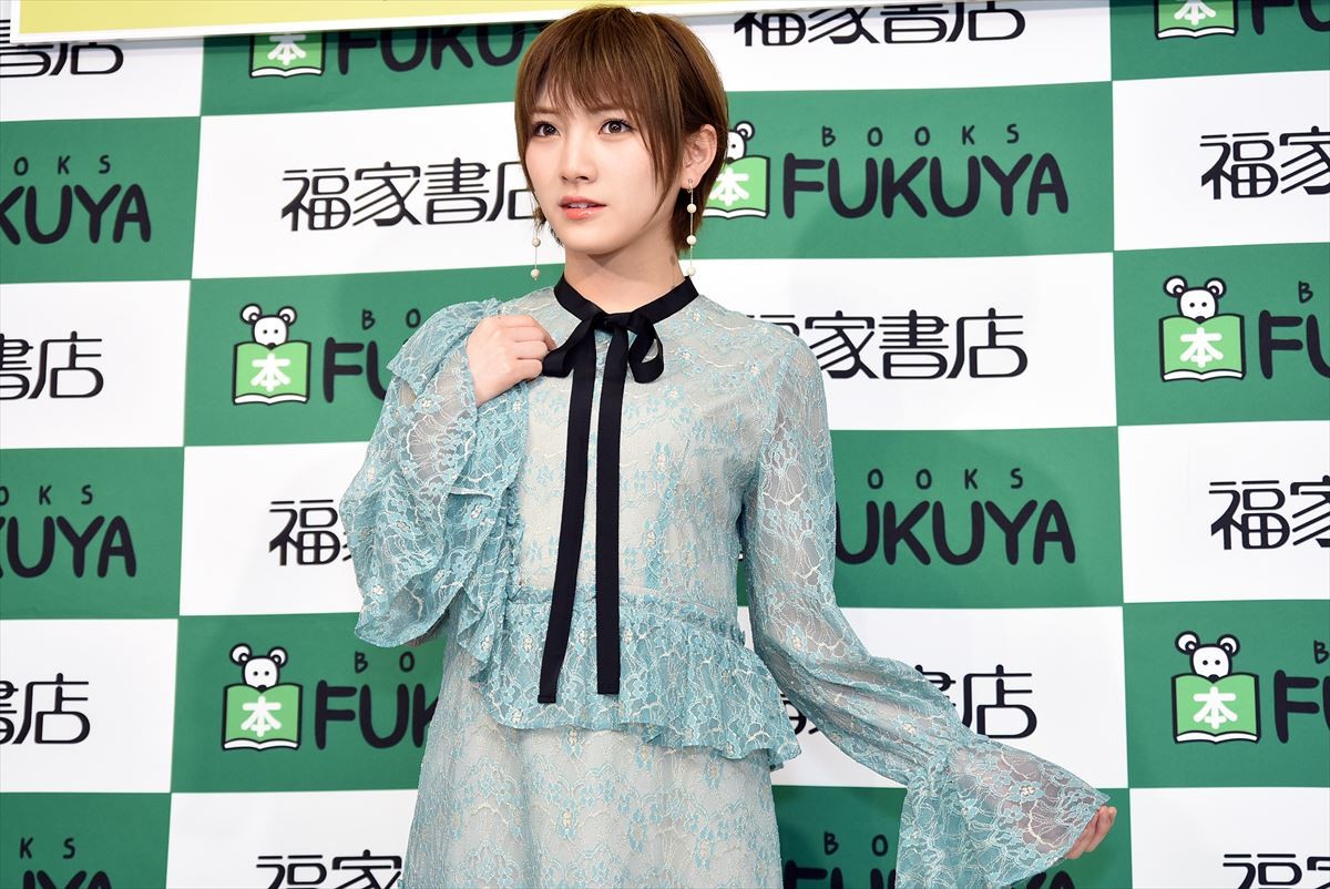 AKB48新センター岡田奈々、“まゆゆ”と同じ「全裸に見えるポーズ」がお気に入り