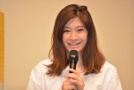「サッポロ　麦とホップ」新CM発表会に登場した篠原涼子