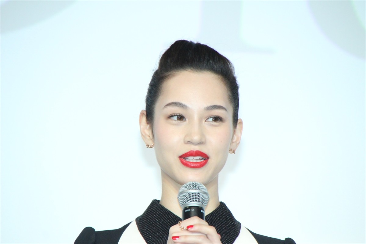 水原希子、ディオール新アンバサダー就任　美の秘けつは「ストレスを溜めないこと」