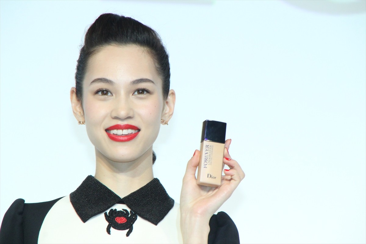水原希子、ディオール新アンバサダー就任　美の秘けつは「ストレスを溜めないこと」