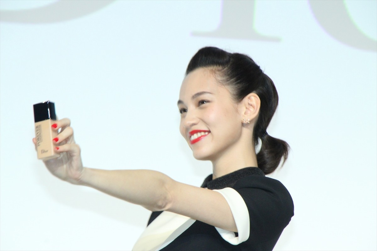 水原希子、ディオール新アンバサダー就任　美の秘けつは「ストレスを溜めないこと」