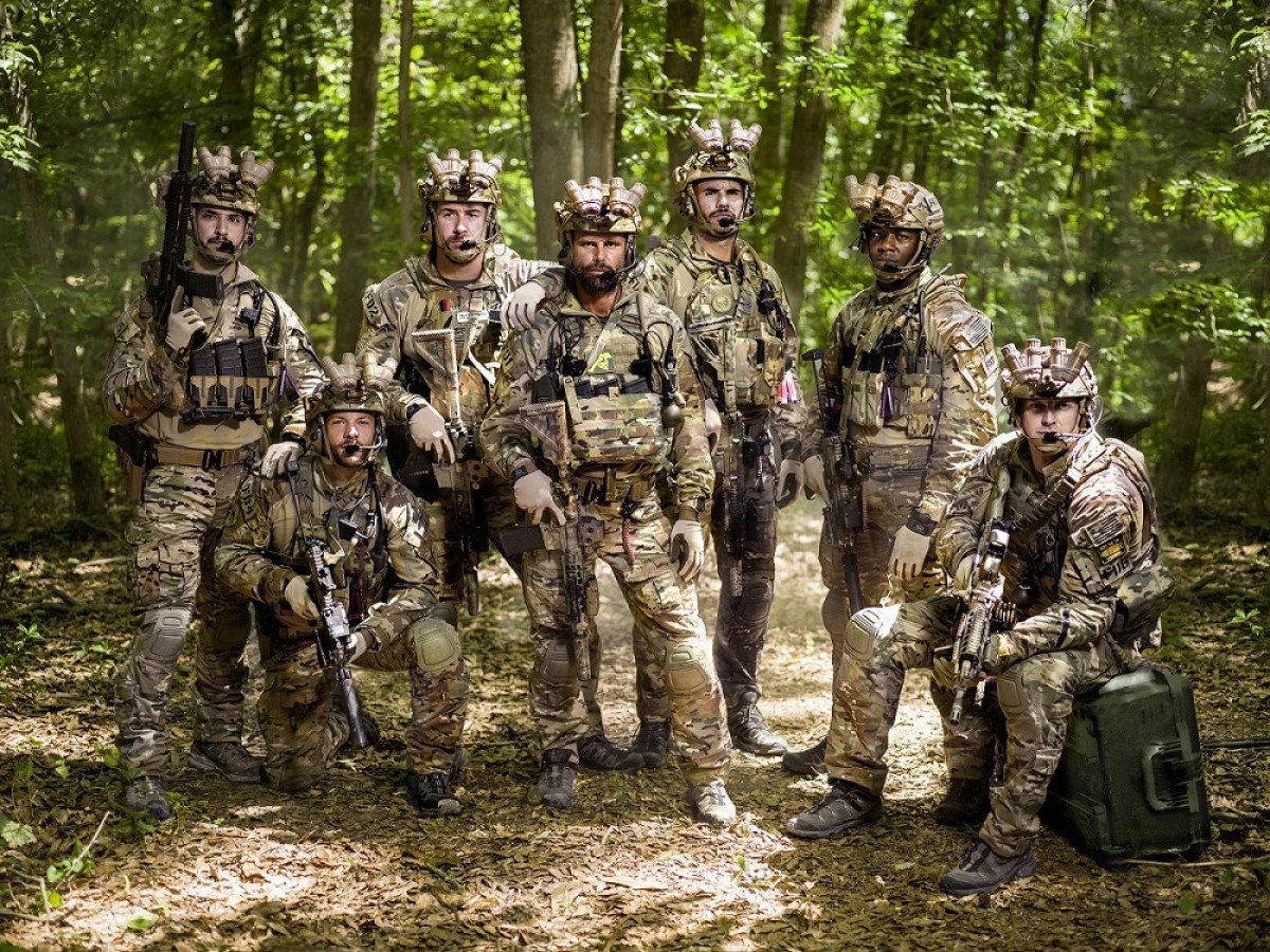 女性監督が描くアメリカ海軍特殊部隊の新ドラマ、日本初上陸！ 冒頭5分の特別映像公開