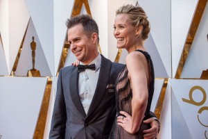 （左から）サム・ロックウェル、レスリー・ビブ