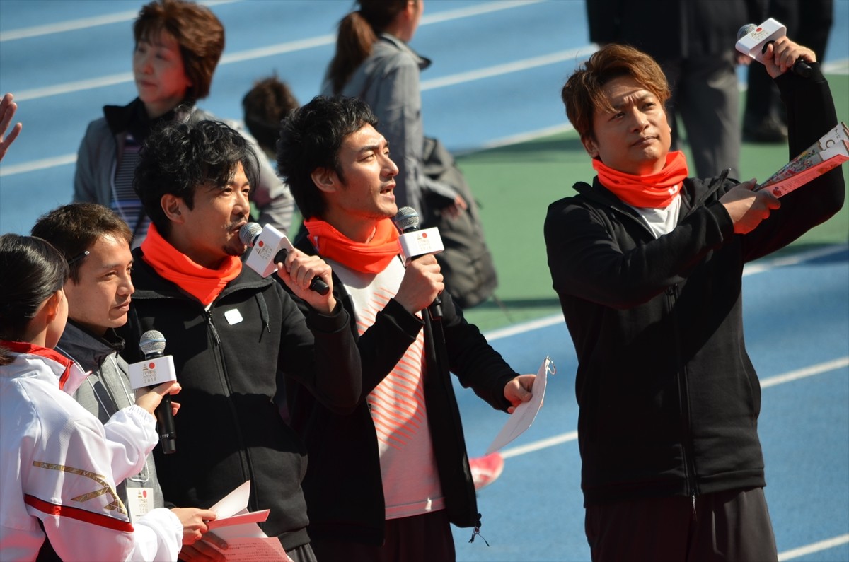 稲垣吾郎、草なぎ剛、香取慎吾、パラスポーツ応援チャリティー曲を『パラ駅伝』で熱唱