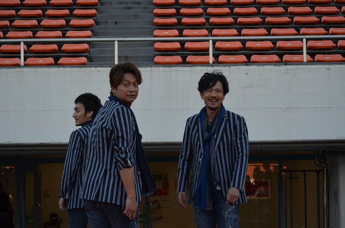 稲垣吾郎、草なぎ剛、香取慎吾、パラスポーツ応援チャリティー曲を『パラ駅伝』で熱唱