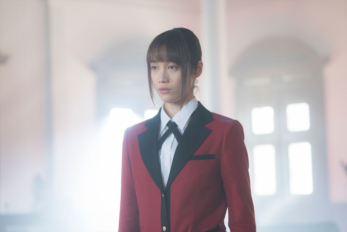 高杉真宙、“無双状態”でハードなアクションを披露 『賭ケグルイ』第8話