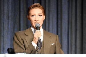 宝塚歌劇 雪組公演 かんぽ生命ドリームシアター ミュージカル・プレイ『凱旋門』 ショー・パッショナブル『Gato Bonito！！』制作発表会に登場した轟悠