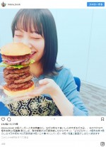 乃木坂46・堀未央奈の“食いしん坊”ショットに反響　※「堀未央奈1st写真集 君らしさ」インスタグラム