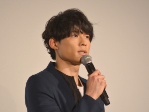 『坂道のアポロン』初日舞台挨拶に登壇した松村北斗