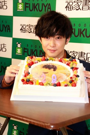 写真集『横顔』発売記念握手会に登場した千葉雄大