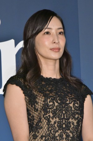 『娼年』完成披露舞台挨拶に登壇した真飛聖