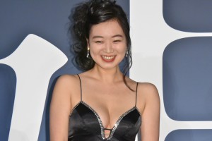 『娼年』完成披露舞台挨拶に登壇した佐々木心音