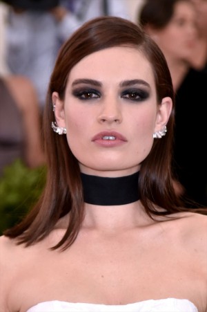 リリー・ジェームズ