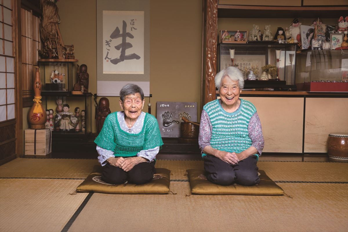 雰囲気そっくり“きんさん・ぎんさん”親子2代で広告キャラに