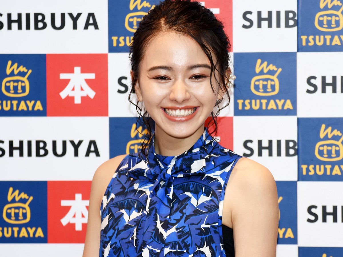 山本舞香、初写真集発売イベントで血管フェチを告白「変態ですか？」