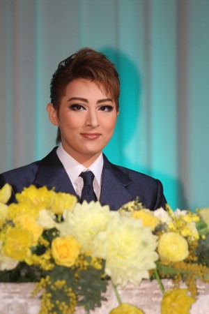 宝塚歌劇 月組 ミュージカル『雨に唄えば』制作発表会に登場した珠城りょう