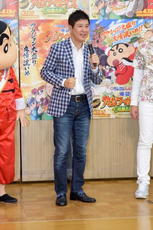 関根勤、『映画クレヨンしんちゃん 爆盛！カンフーボーイズ ～拉麺大乱～』公開アフレコに登場