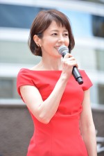 沢口靖子、新・ゴジラ像除幕式に登場