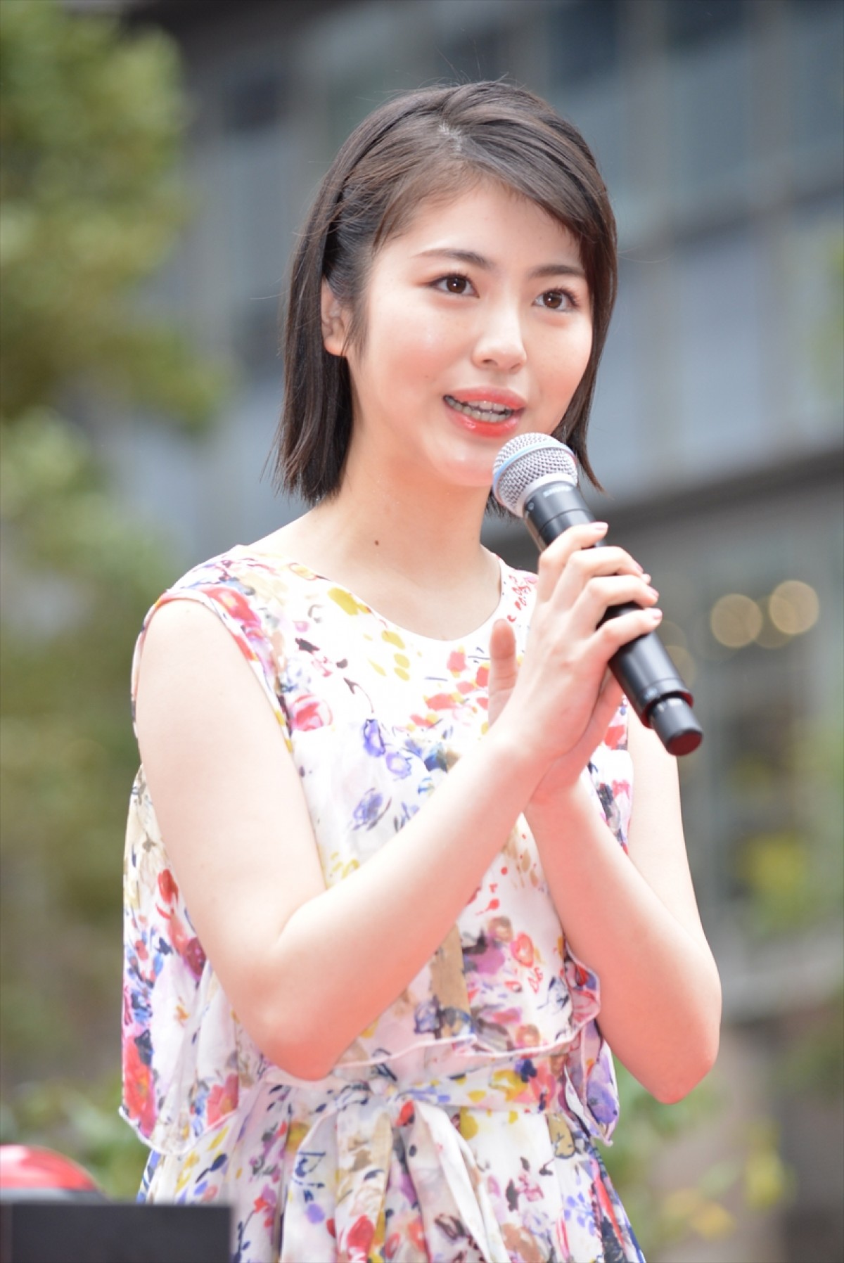 沢口靖子＆浜辺美波、“新・ゴジラ像”除幕式に参加 「親しみ感じる」