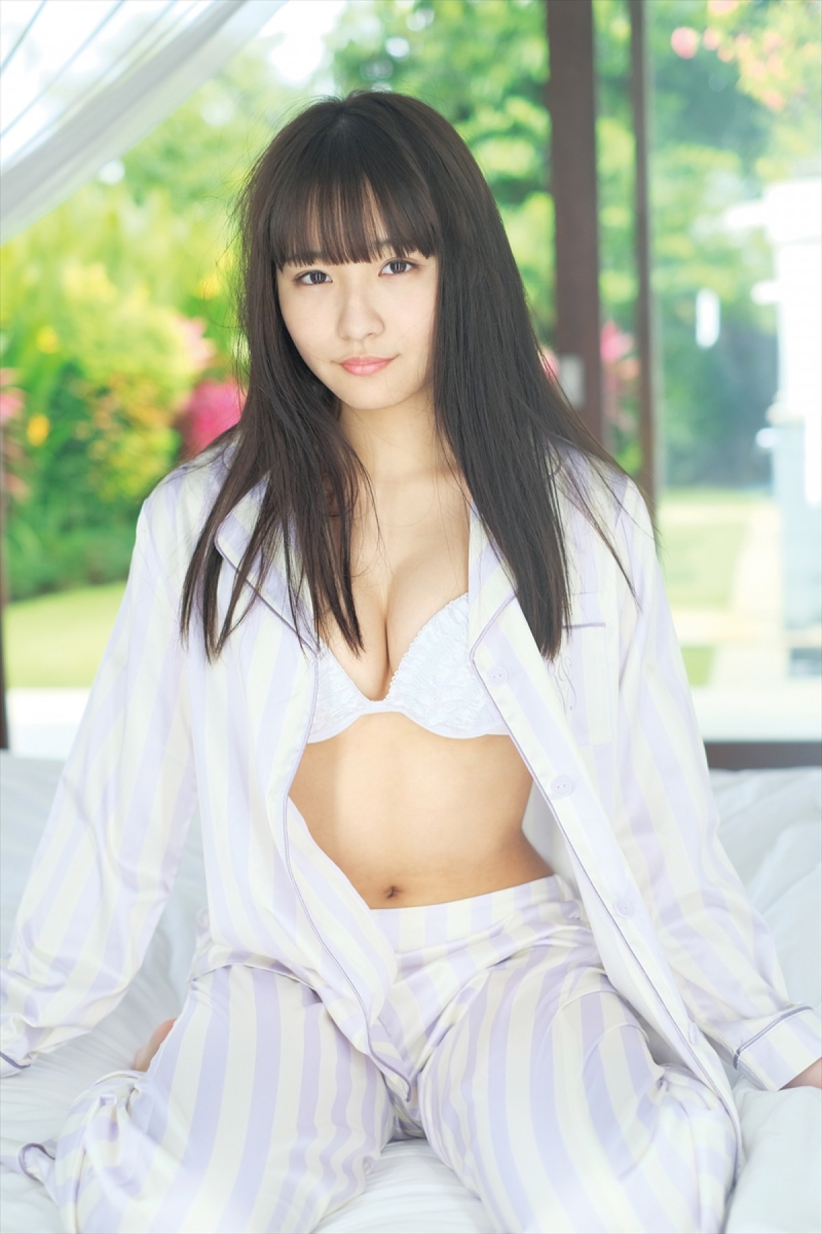 浅川梨奈、ファーストDVD＆BDで“大人に成長”　イメージカット公開