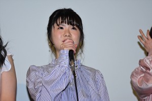 『女々演』初日舞台挨拶に登壇した小野花梨