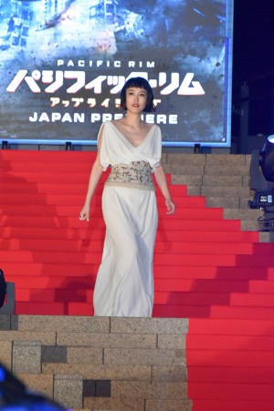 『パシフィック・リム：アップライジング』ジャパンプレミア（レッドカーペット）に登場した菊地凛子