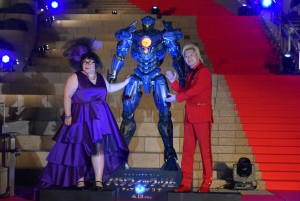 （左から）安藤なつ、カズレーザー