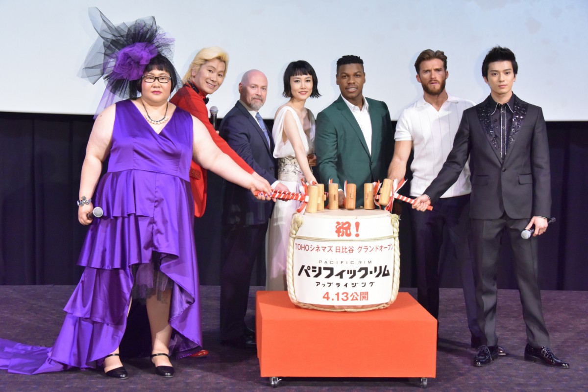 『パシリム』ボイエガ＆イーストウッド来日！監督「東京をぶち壊す」