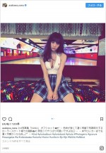 浅川梨奈、胸の谷間がセクシーな写真集オフショット公開　※「浅川梨奈」インスタグラム