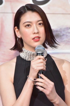 『いぬやしき』完成披露試写会に登壇した三吉彩花