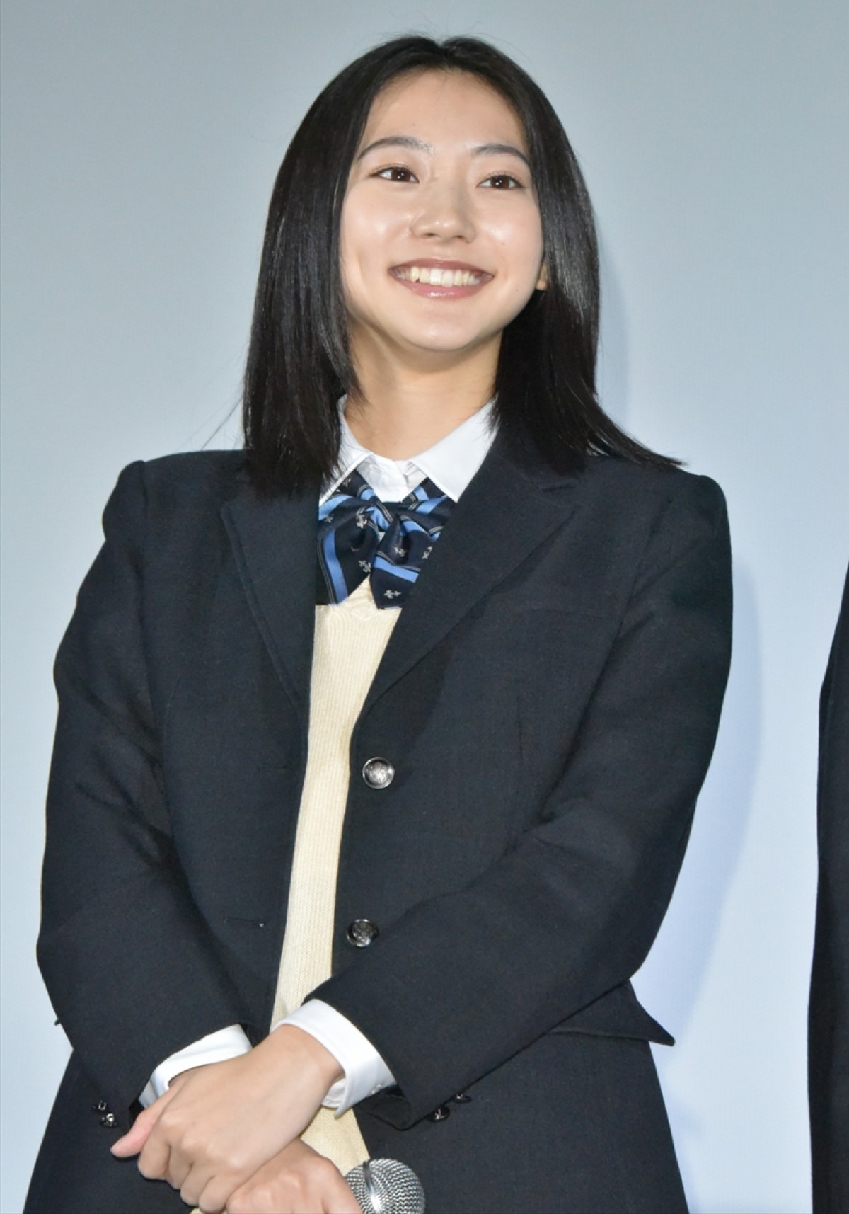 武田玲奈、“ミニスカ制服姿”で主演映画アピール「最初は不安あった」