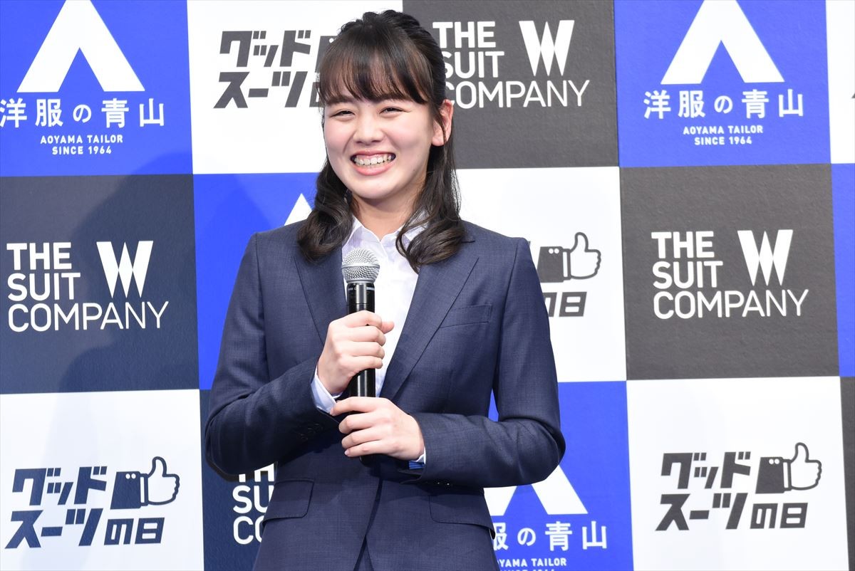 登美丘高ダンス部元主将・伊原六花、スーツ姿に「身が引きしまる」