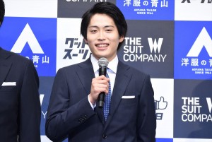THE SUIT COMPANY『グッドスーツの日』制定記念PRイベントに登場した池田直人（レインボー）