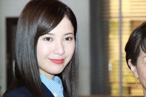 新水曜ドラマ『正義のセ』囲み取材に登場した吉高由里子