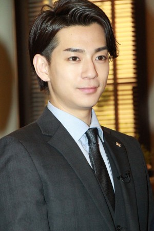 新水曜ドラマ『正義のセ』囲み取材に登場した三浦翔平