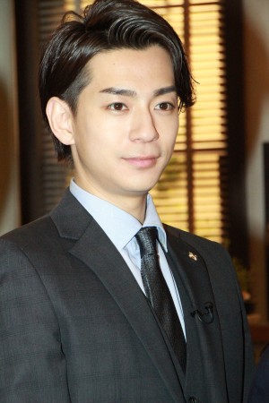 新水曜ドラマ『正義のセ』囲み取材に登場した三浦翔平