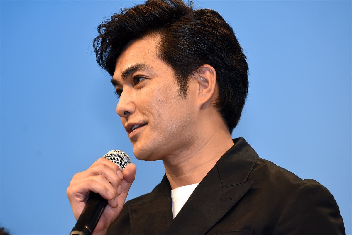 坂口健太郎、ドラマ『シグナル』初主演に「盛り上げてもらって感謝」