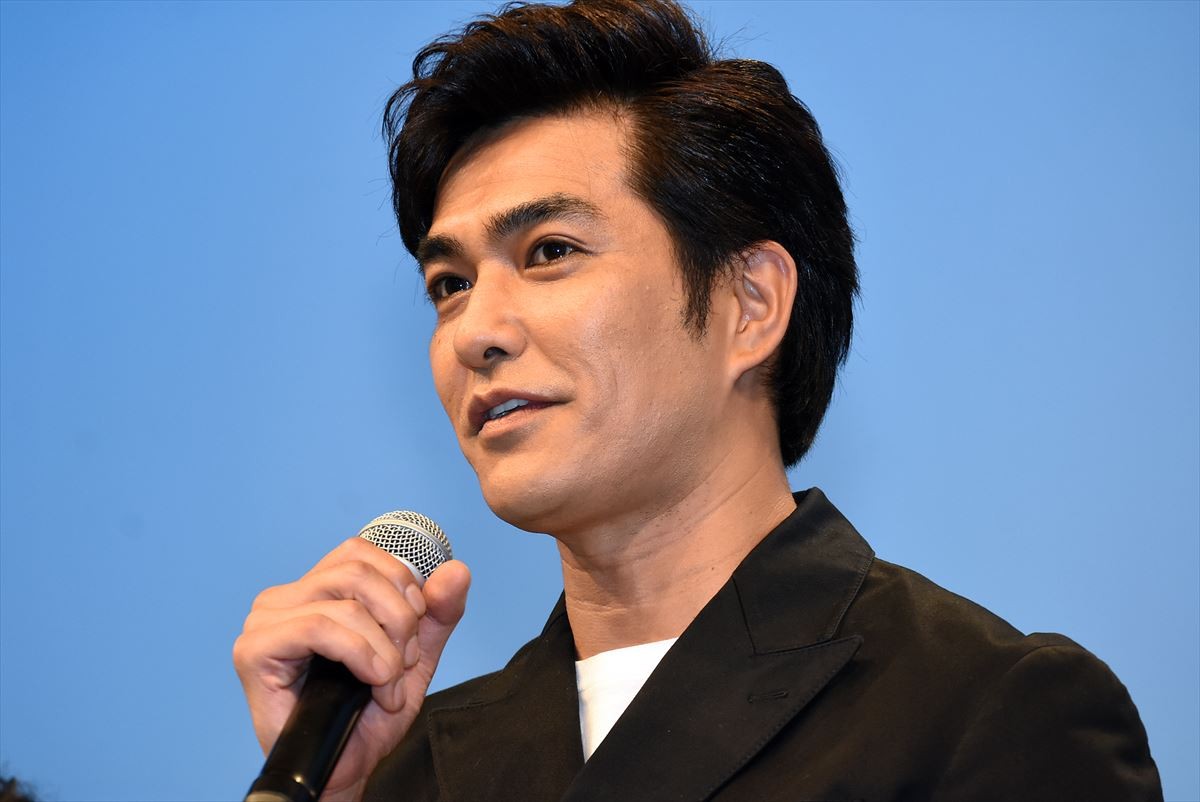 坂口健太郎、ドラマ『シグナル』初主演に「盛り上げてもらって感謝」