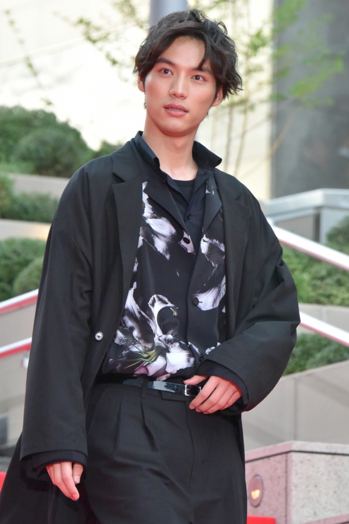 嵐・櫻井翔、広瀬すずとトレーニングに励み“汗だく”