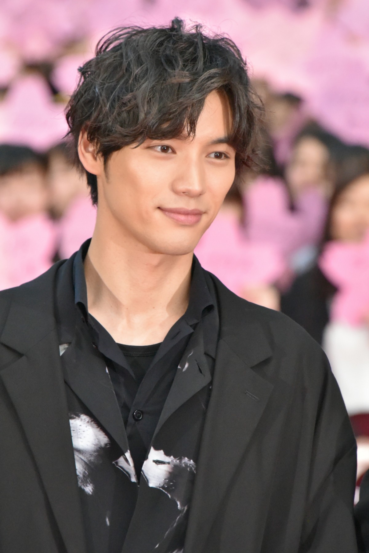 嵐・櫻井翔、広瀬すずとトレーニングに励み“汗だく”