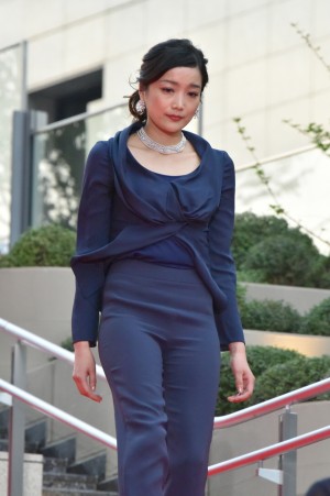 『ラプラスの魔女』完成披露記念イベントに登場した佐藤江梨子