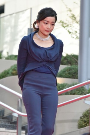 『ラプラスの魔女』完成披露記念イベントに登場した佐藤江梨子