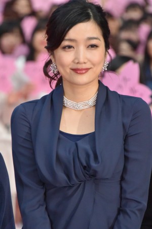 『ラプラスの魔女』完成披露記念イベントに登場した佐藤江梨子